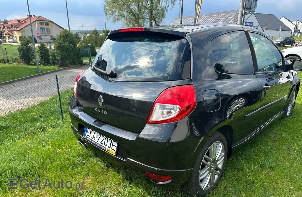 RENAULT Clio 