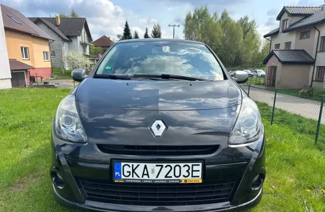 RENAULT Clio 
