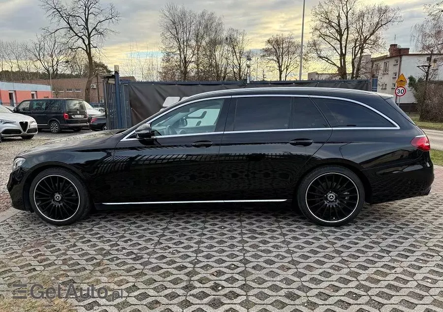 MERCEDES-BENZ Klasa E 200 d T 9G-TRONIC AMG Line