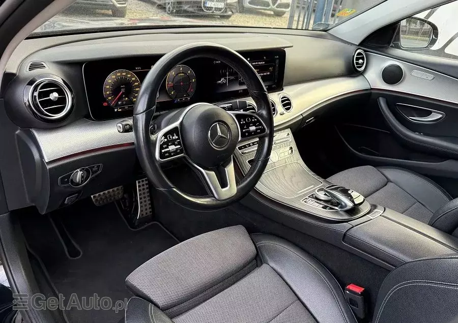 MERCEDES-BENZ Klasa E 200 d T 9G-TRONIC AMG Line