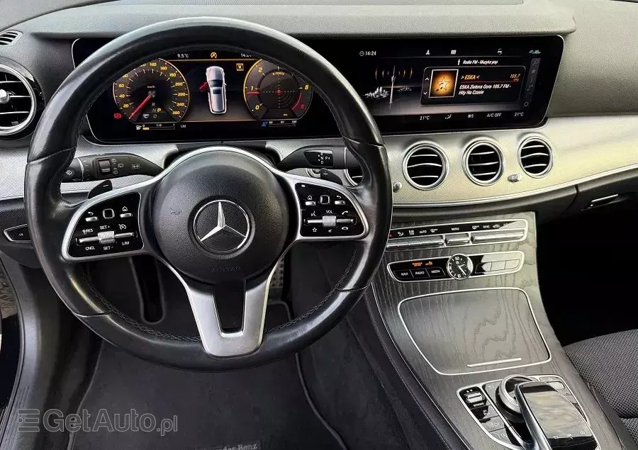 MERCEDES-BENZ Klasa E 200 d T 9G-TRONIC AMG Line