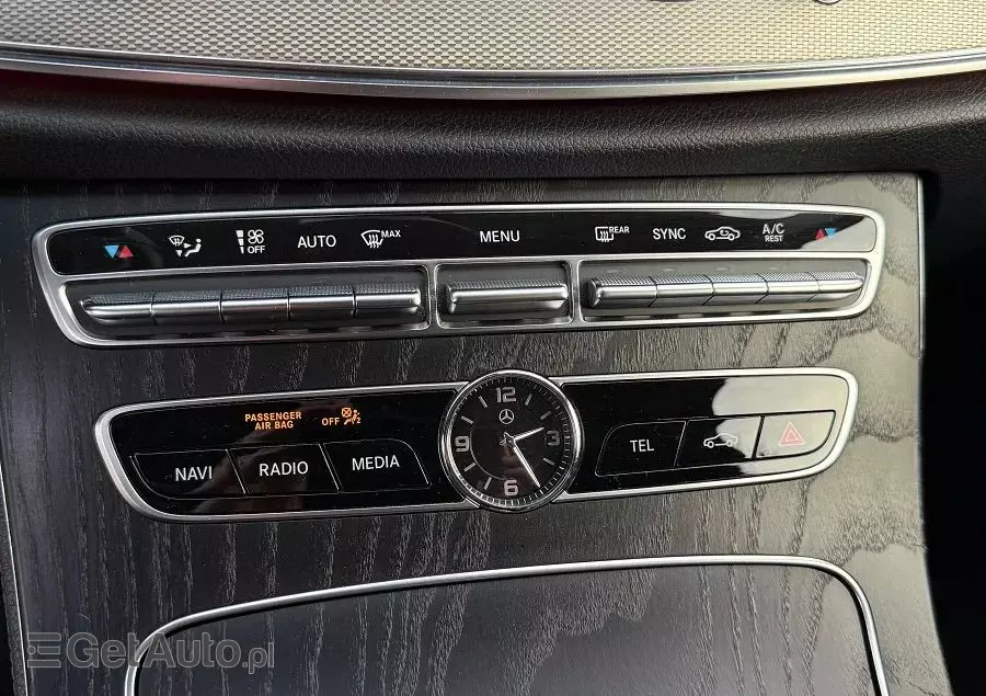 MERCEDES-BENZ Klasa E 200 d T 9G-TRONIC AMG Line