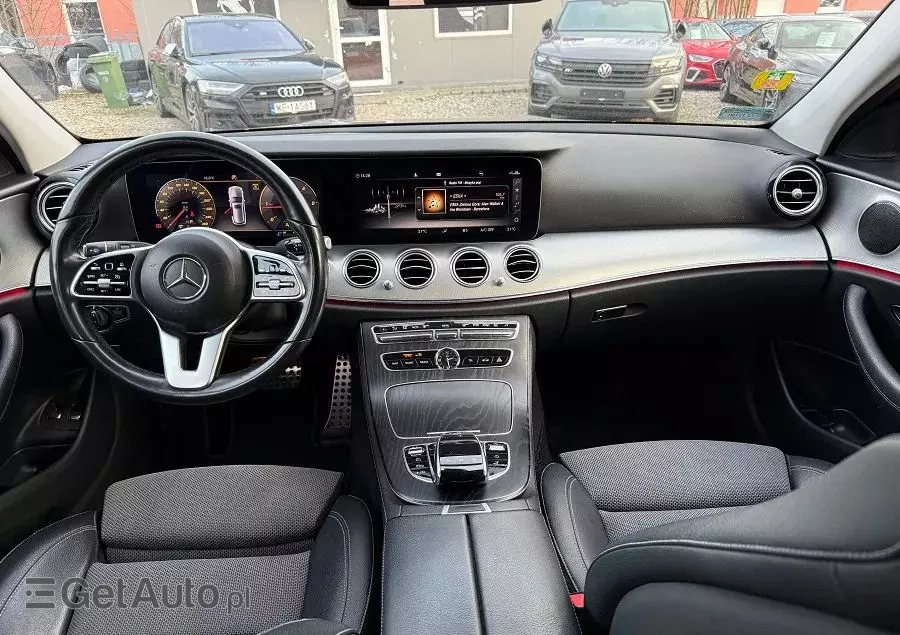 MERCEDES-BENZ Klasa E 200 d T 9G-TRONIC AMG Line