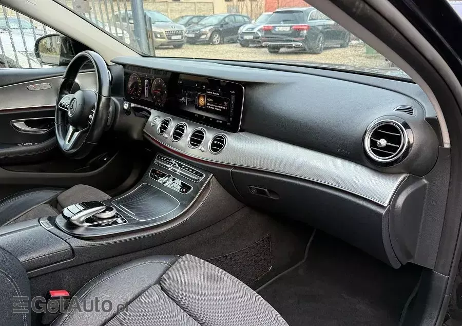 MERCEDES-BENZ Klasa E 200 d T 9G-TRONIC AMG Line
