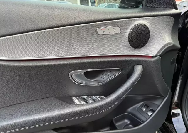 MERCEDES-BENZ Klasa E 200 d T 9G-TRONIC AMG Line