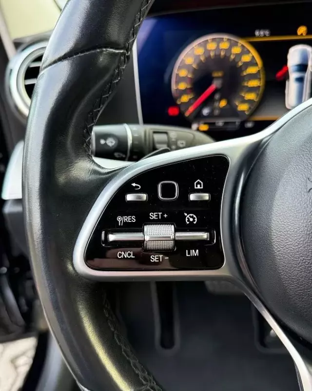 MERCEDES-BENZ Klasa E 200 d T 9G-TRONIC AMG Line