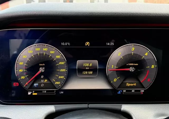 MERCEDES-BENZ Klasa E 200 d T 9G-TRONIC AMG Line