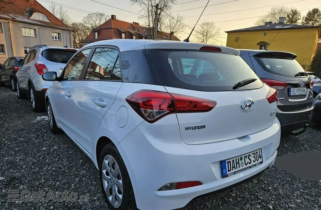HYUNDAI I20 