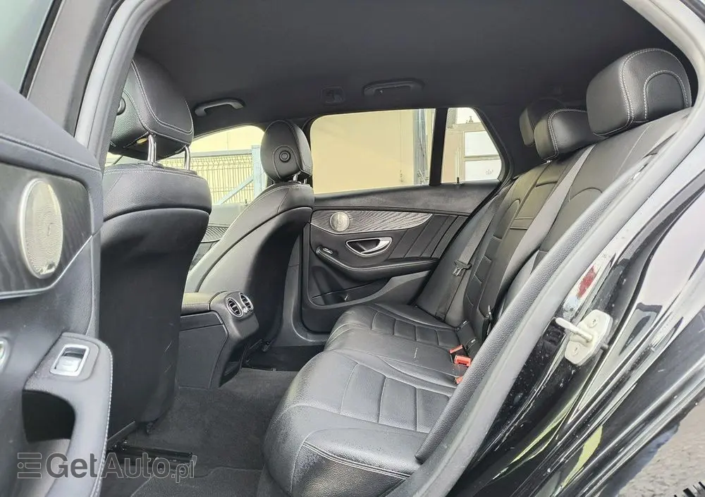 MERCEDES-BENZ Klasa C 250 (BlueTEC) d 7G-TRONIC AMG Line