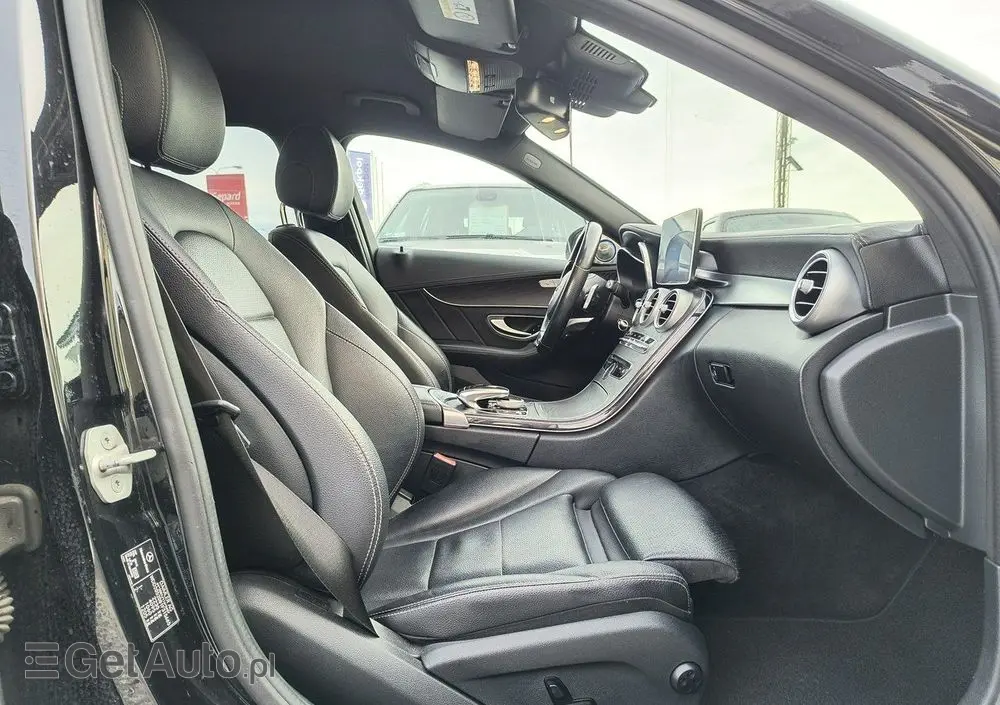 MERCEDES-BENZ Klasa C 250 (BlueTEC) d 7G-TRONIC AMG Line