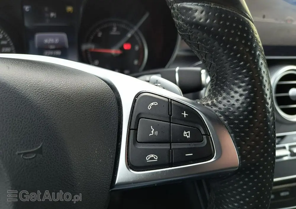 MERCEDES-BENZ Klasa C 250 (BlueTEC) d 7G-TRONIC AMG Line