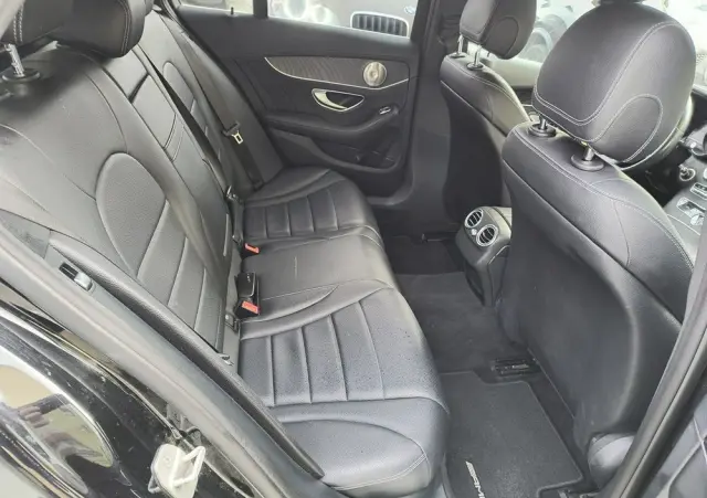 MERCEDES-BENZ Klasa C 250 (BlueTEC) d 7G-TRONIC AMG Line