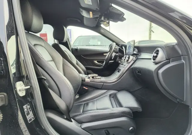 MERCEDES-BENZ Klasa C 250 (BlueTEC) d 7G-TRONIC AMG Line