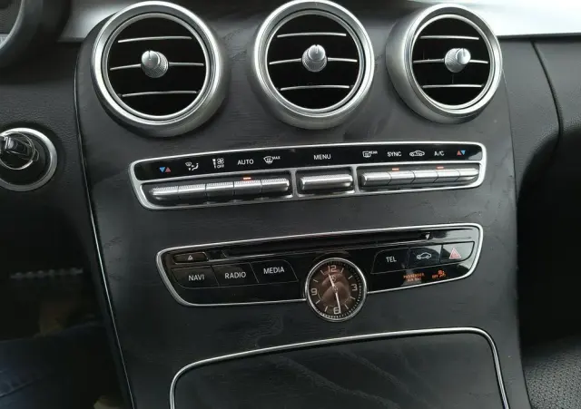 MERCEDES-BENZ Klasa C 250 (BlueTEC) d 7G-TRONIC AMG Line