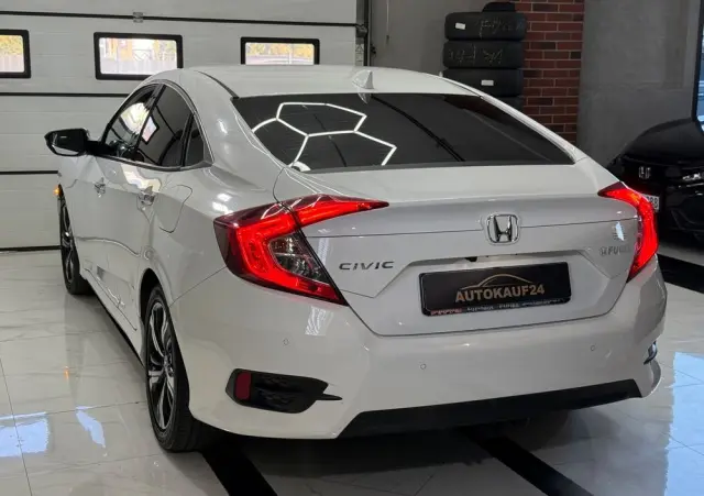 HONDA Civic 1.5 i-VTEC Turbo CVT Prestige