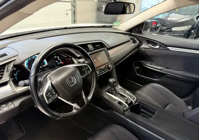 HONDA Civic 1.5 i-VTEC Turbo CVT Prestige