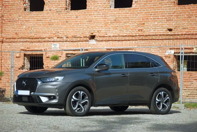 DS. AUTOMOBILES DS7 Crossback Grand Chic EAT