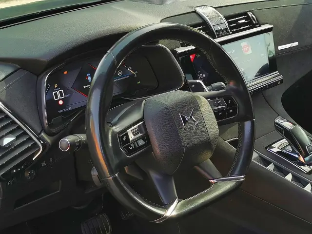 DS. AUTOMOBILES DS7 Crossback Grand Chic EAT