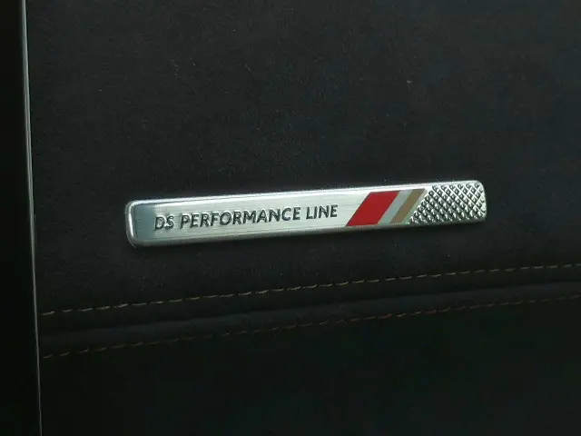 DS. AUTOMOBILES DS7 Crossback Grand Chic EAT