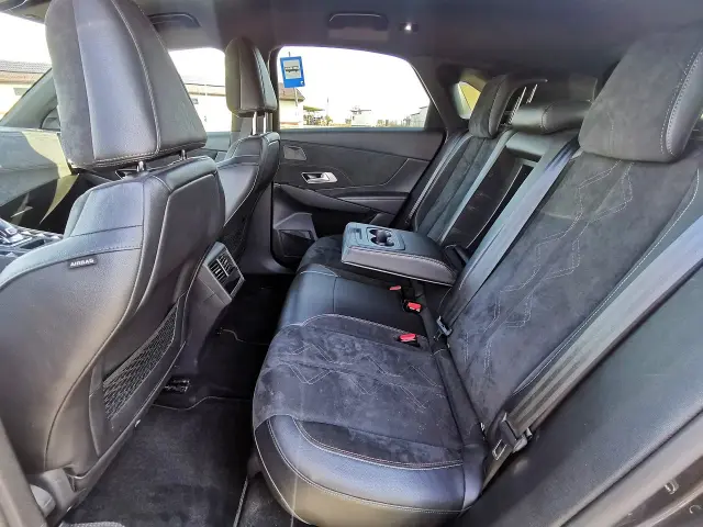 DS. AUTOMOBILES DS7 Crossback Grand Chic EAT