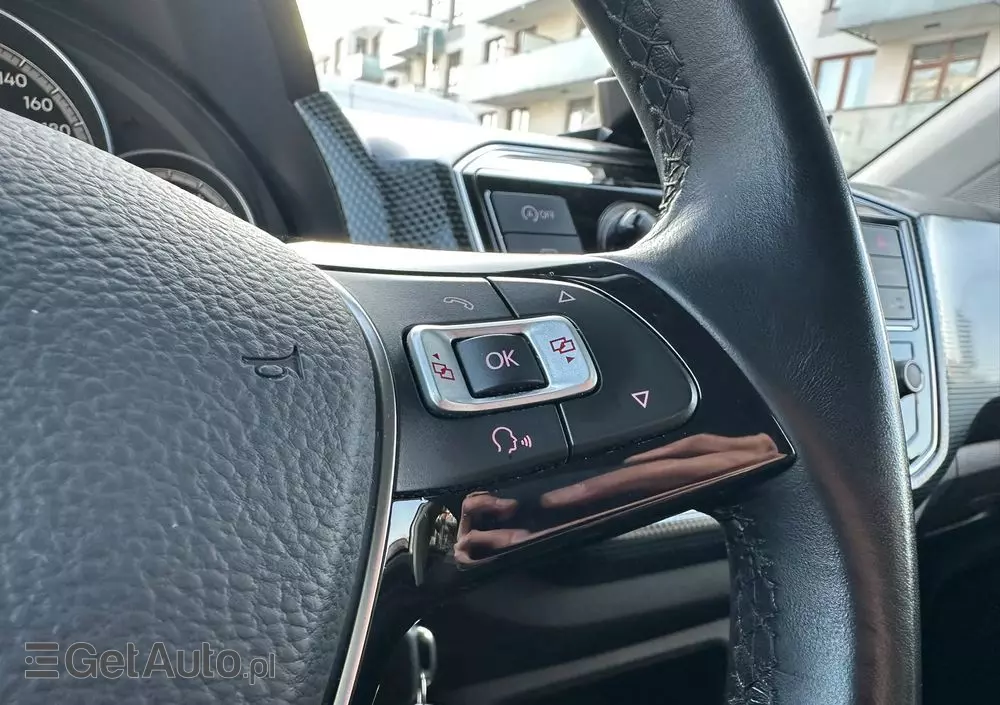 VOLKSWAGEN Up! 1.0 Black Style