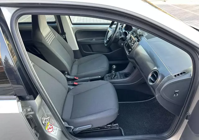 VOLKSWAGEN Up! 1.0 Black Style