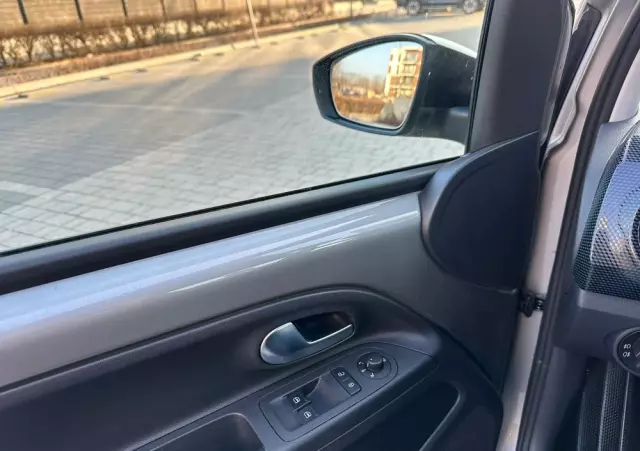 VOLKSWAGEN Up! 1.0 Black Style