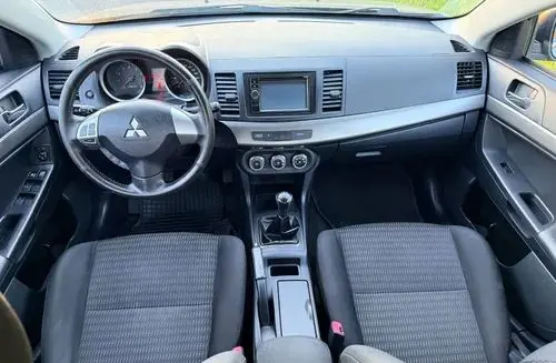 MITSUBISHI Lancer 