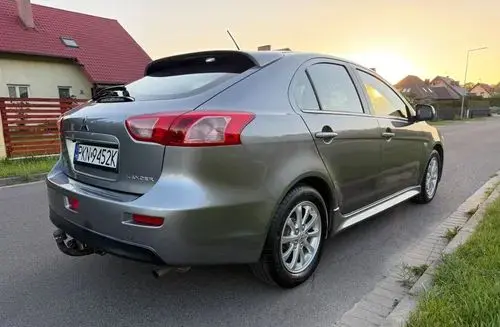 MITSUBISHI Lancer 