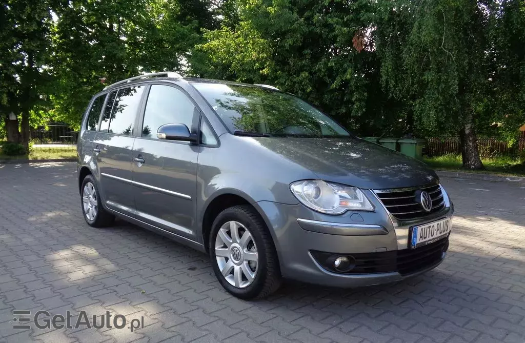VOLKSWAGEN Touran 