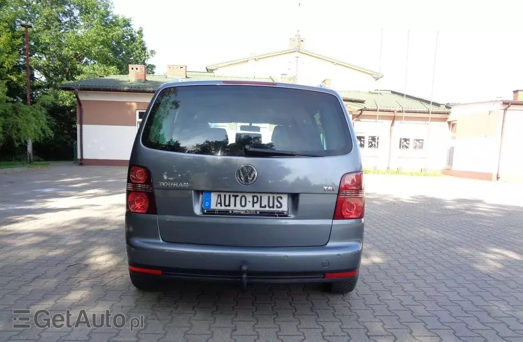 VOLKSWAGEN Touran 