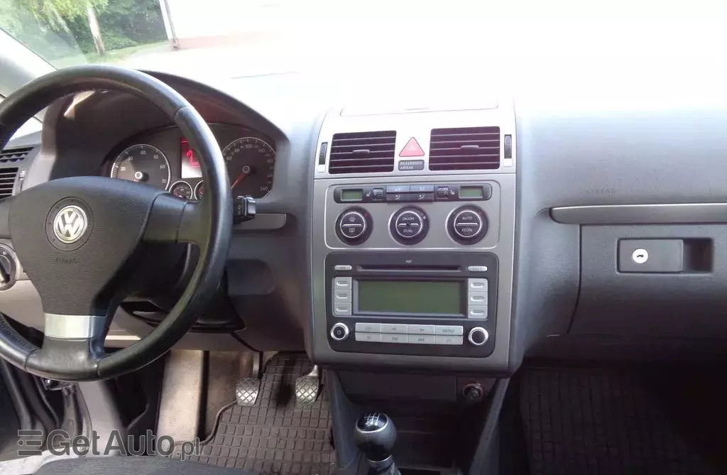 VOLKSWAGEN Touran 