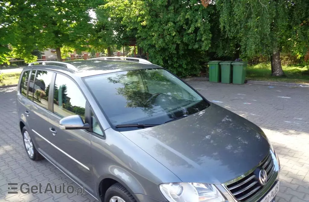 VOLKSWAGEN Touran 