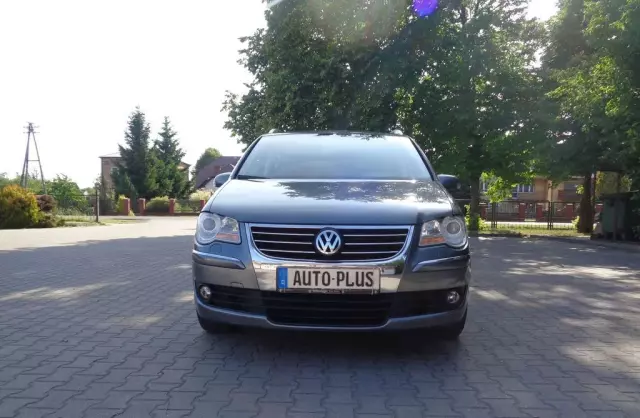 VOLKSWAGEN Touran 