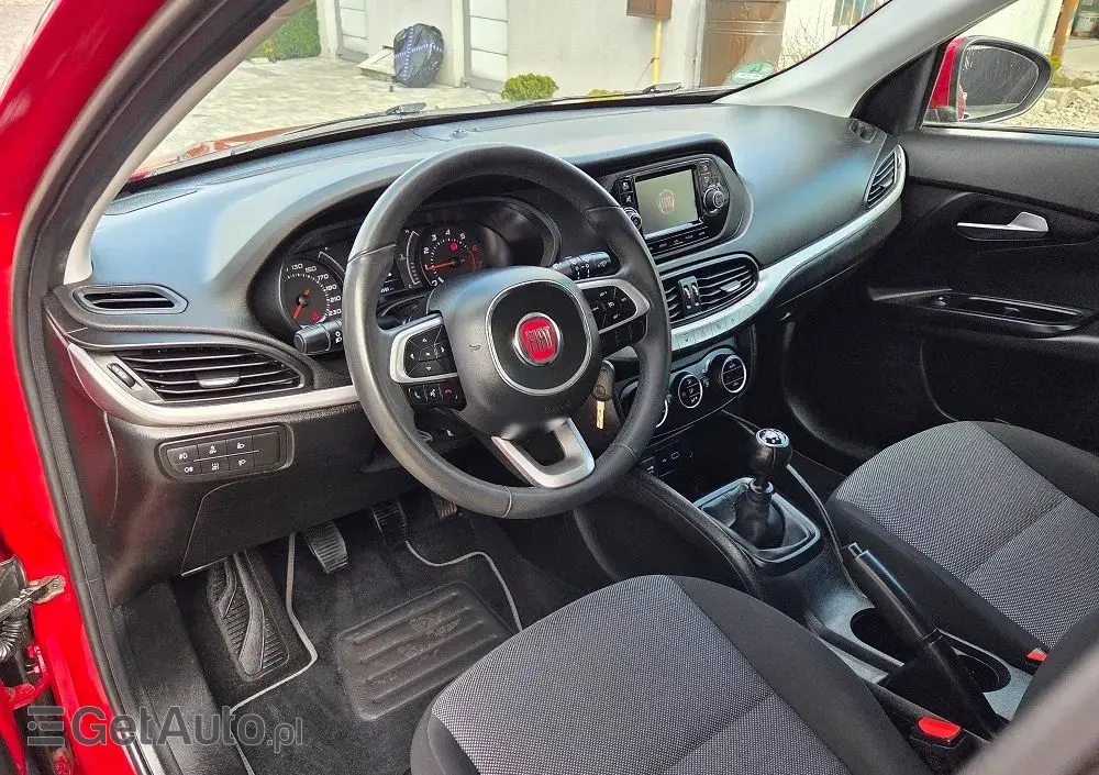 FIAT Tipo 1.4 16v Lounge EU6d