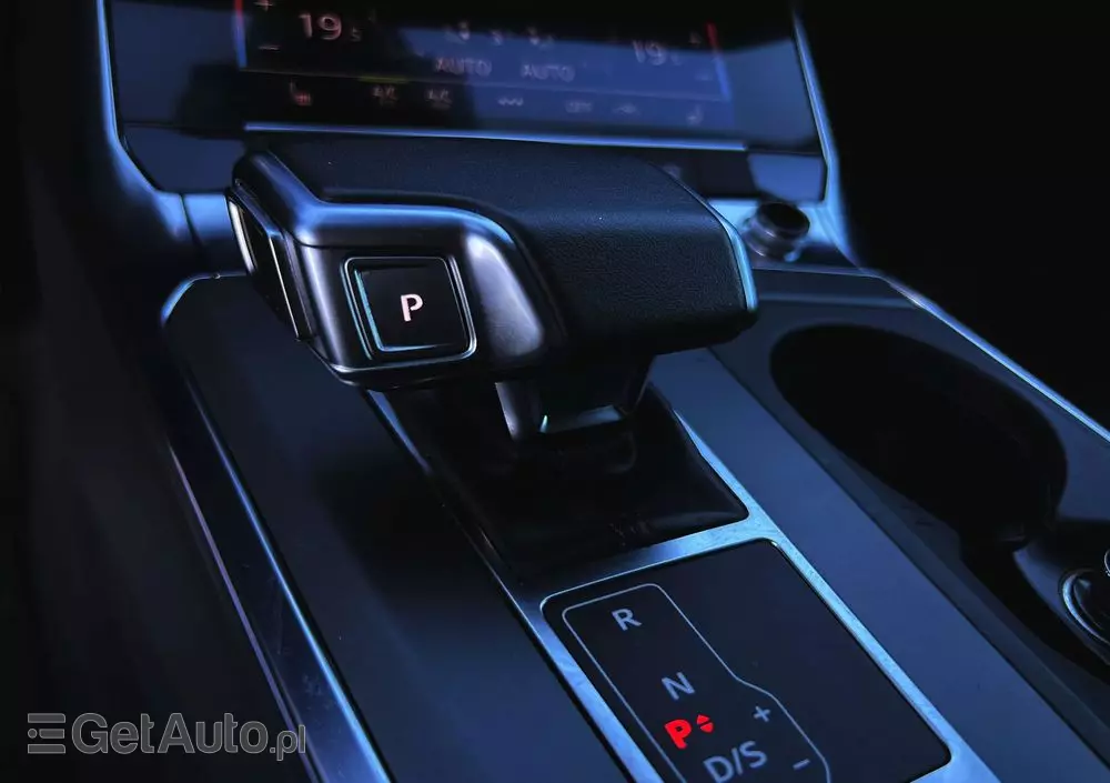 AUDI A6 Avant 40 TDI S tronic