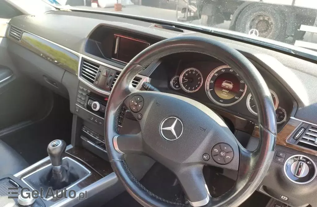 MERCEDES-BENZ Klasa E 