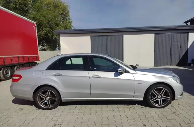 MERCEDES-BENZ Klasa E 