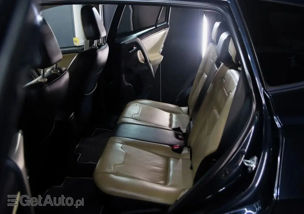 TOYOTA RAV4 2.0 D-4D Active