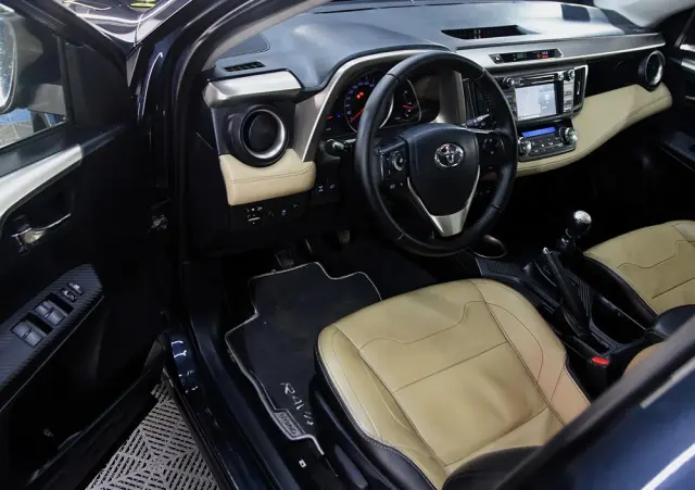 TOYOTA RAV4 2.0 D-4D Active