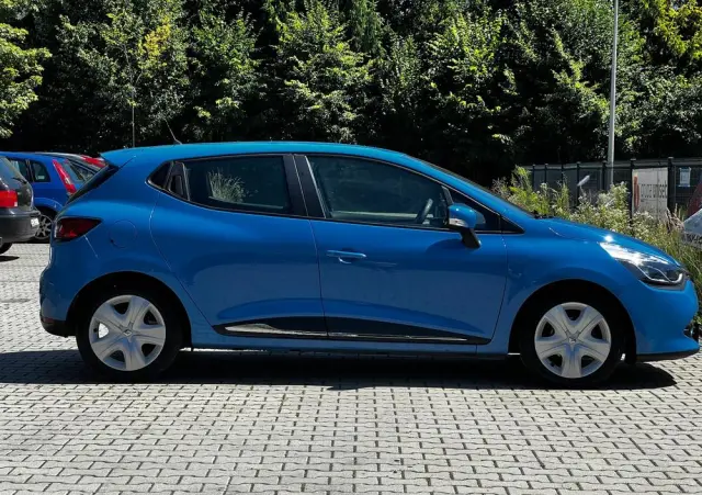 RENAULT Clio 1.2 16V 75 LIMITED