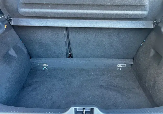 RENAULT Clio 1.2 16V 75 LIMITED