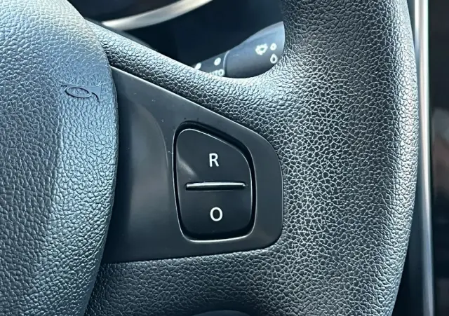 RENAULT Clio 1.2 16V 75 LIMITED