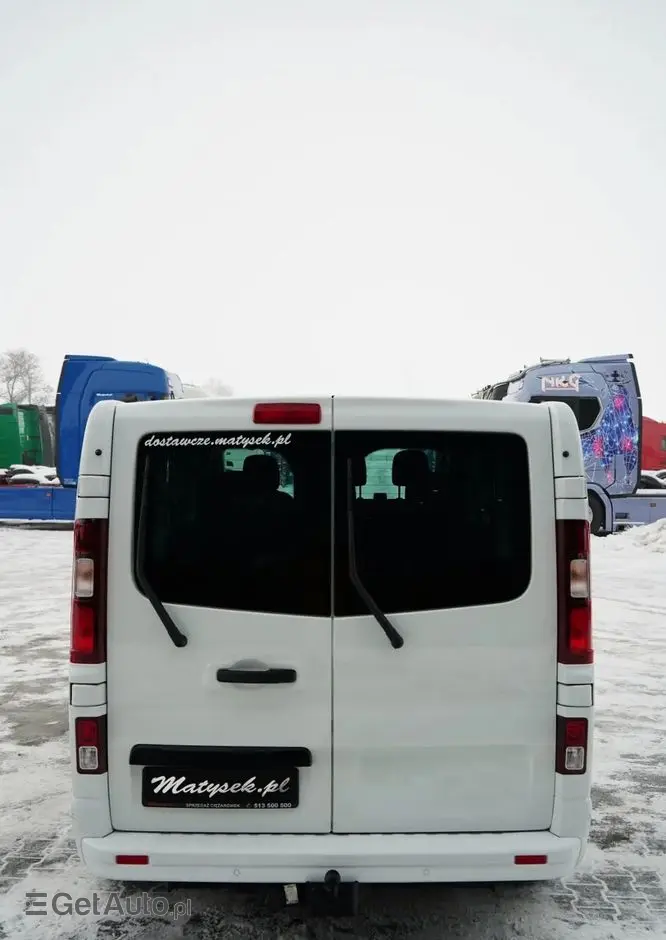 RENAULT TRAFIC III / BUS / 9 MIEJSC / PIERWSZY WŁAŚCICIEL / POLSKI SALON / 2022 ROK / 