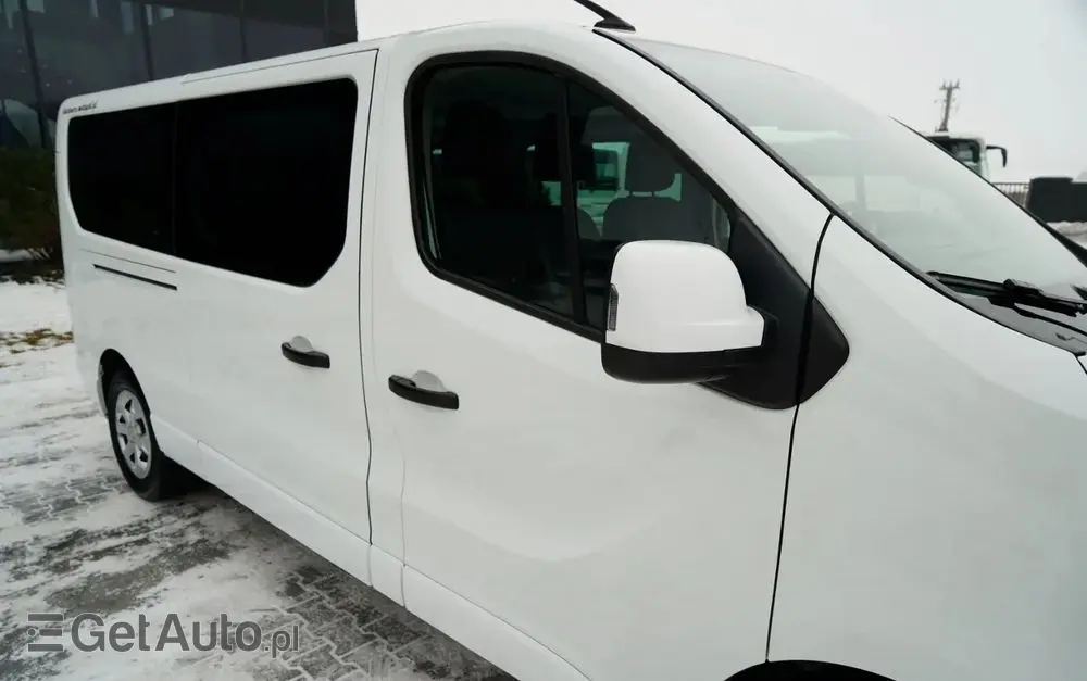 RENAULT TRAFIC III / BUS / 9 MIEJSC / PIERWSZY WŁAŚCICIEL / POLSKI SALON / 2022 ROK / 