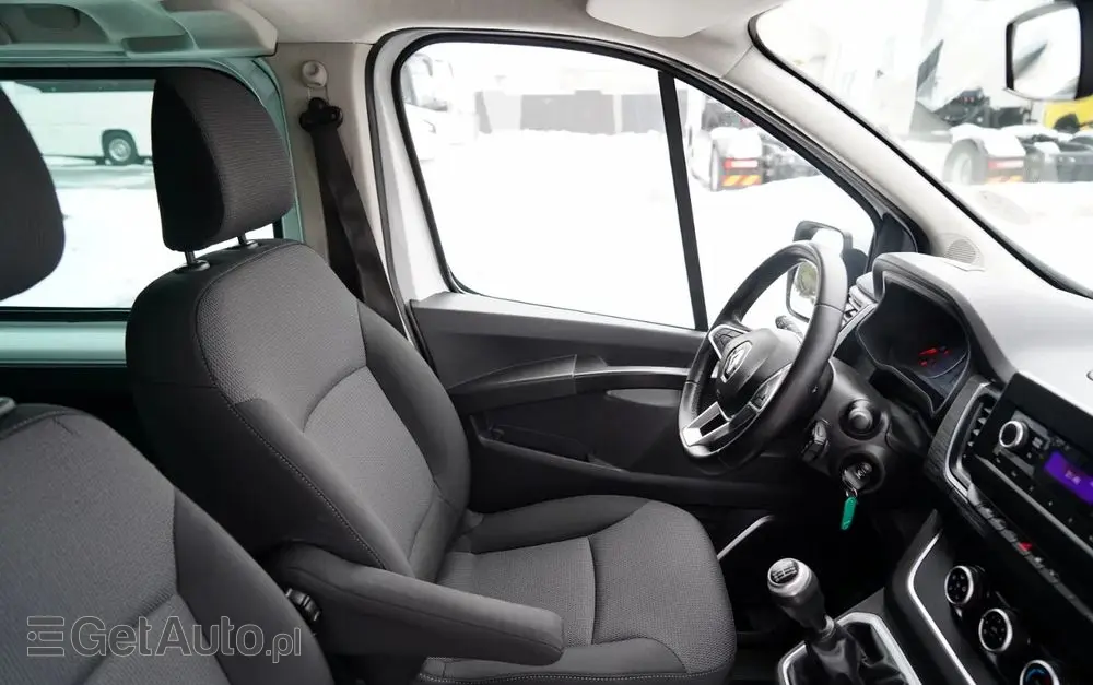 RENAULT TRAFIC III / BUS / 9 MIEJSC / PIERWSZY WŁAŚCICIEL / POLSKI SALON / 2022 ROK / 