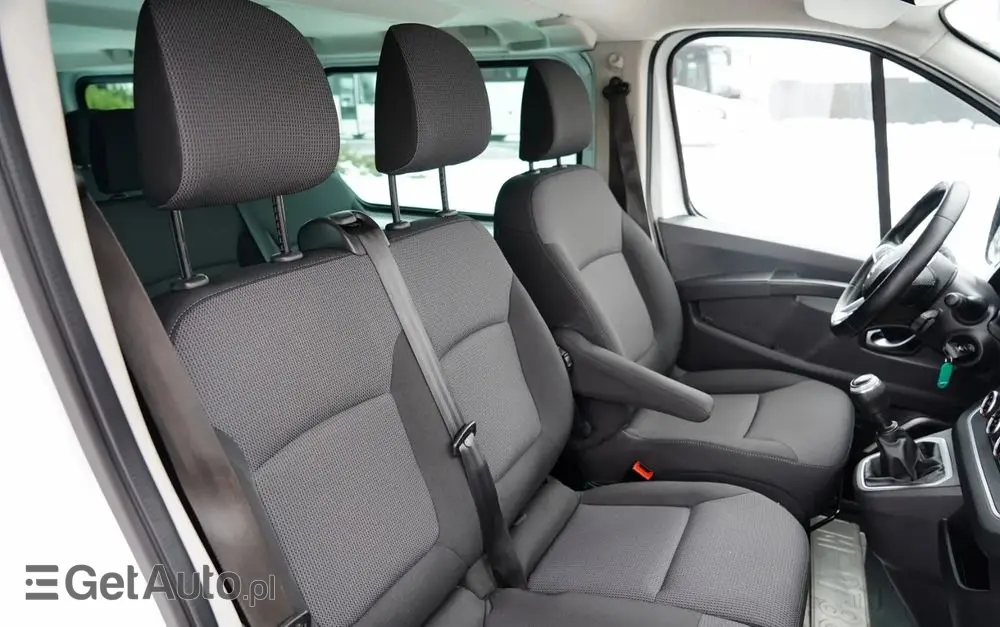 RENAULT TRAFIC III / BUS / 9 MIEJSC / PIERWSZY WŁAŚCICIEL / POLSKI SALON / 2022 ROK / 