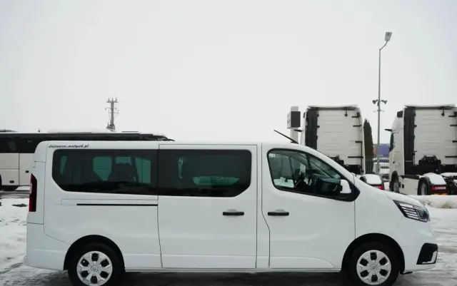 RENAULT TRAFIC III / BUS / 9 MIEJSC / PIERWSZY WŁAŚCICIEL / POLSKI SALON / 2022 ROK / 