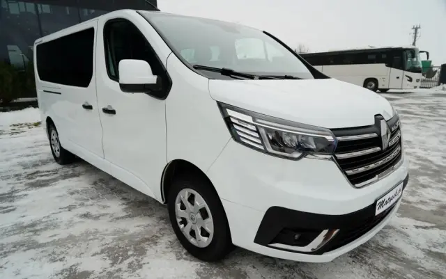RENAULT TRAFIC III / BUS / 9 MIEJSC / PIERWSZY WŁAŚCICIEL / POLSKI SALON / 2022 ROK / 
