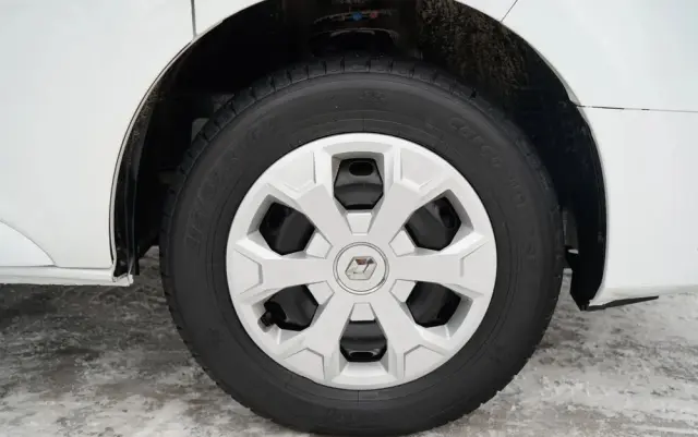 RENAULT TRAFIC III / BUS / 9 MIEJSC / PIERWSZY WŁAŚCICIEL / POLSKI SALON / 2022 ROK / 